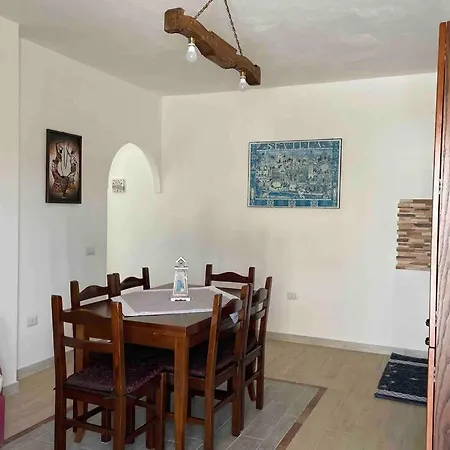 Su Giuali Apartmán *